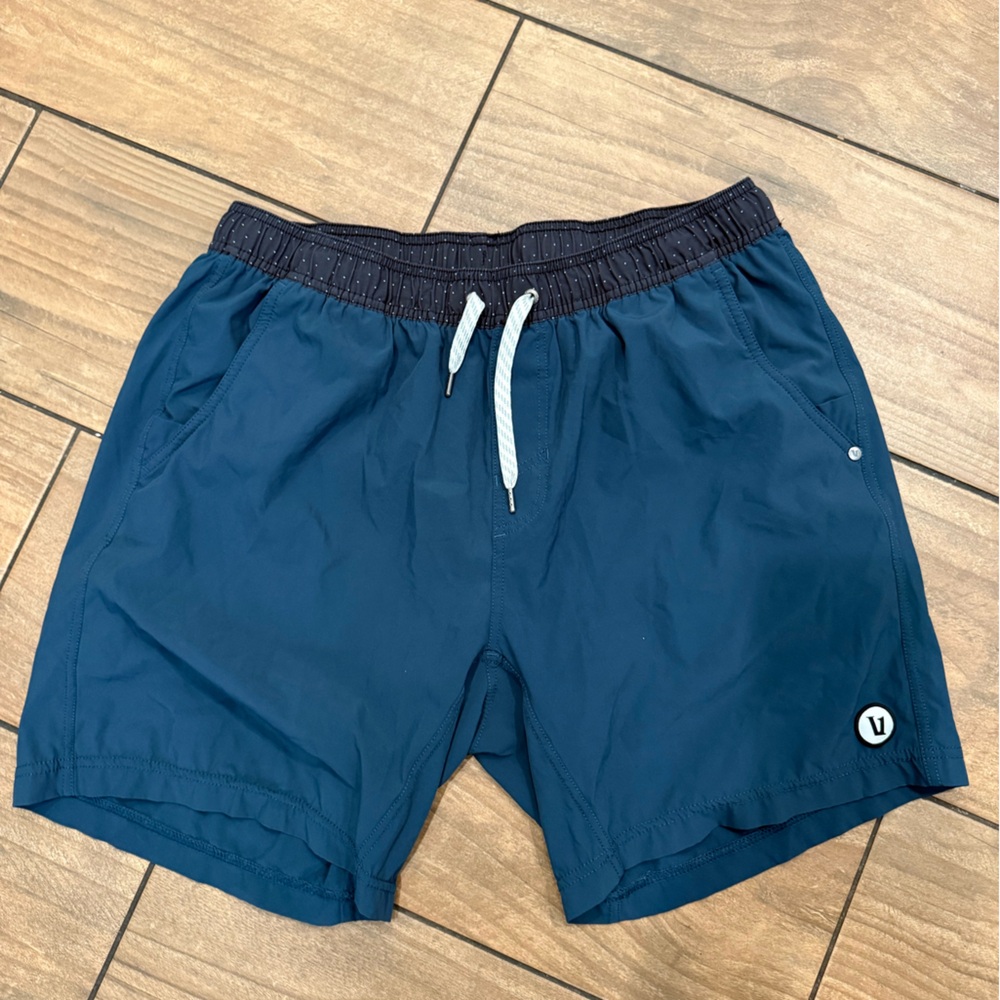 SOLD Vuori Kore Shorts Performance 6" Size S Men's Lightweight Blue Swim